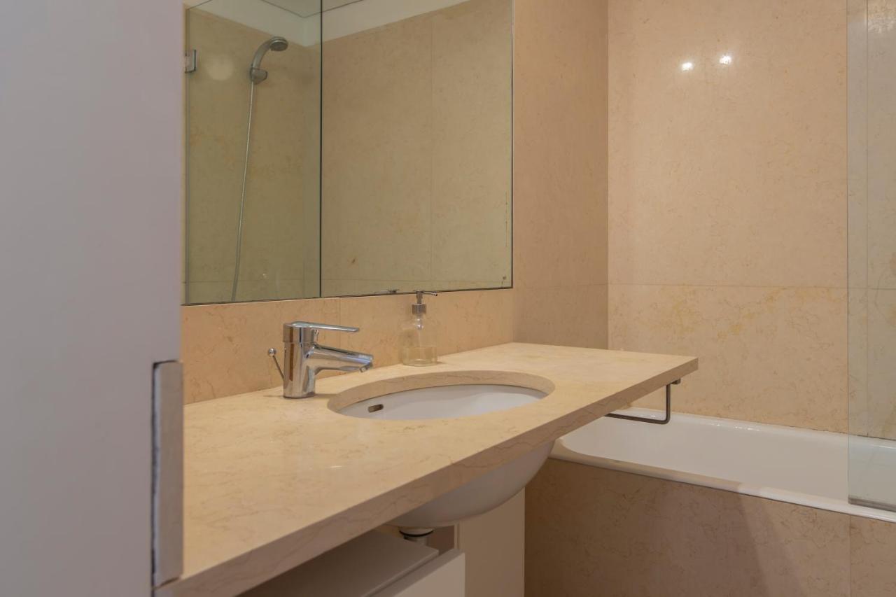 Downtown Apartment Santa Justa Lisbon Exterior photo
