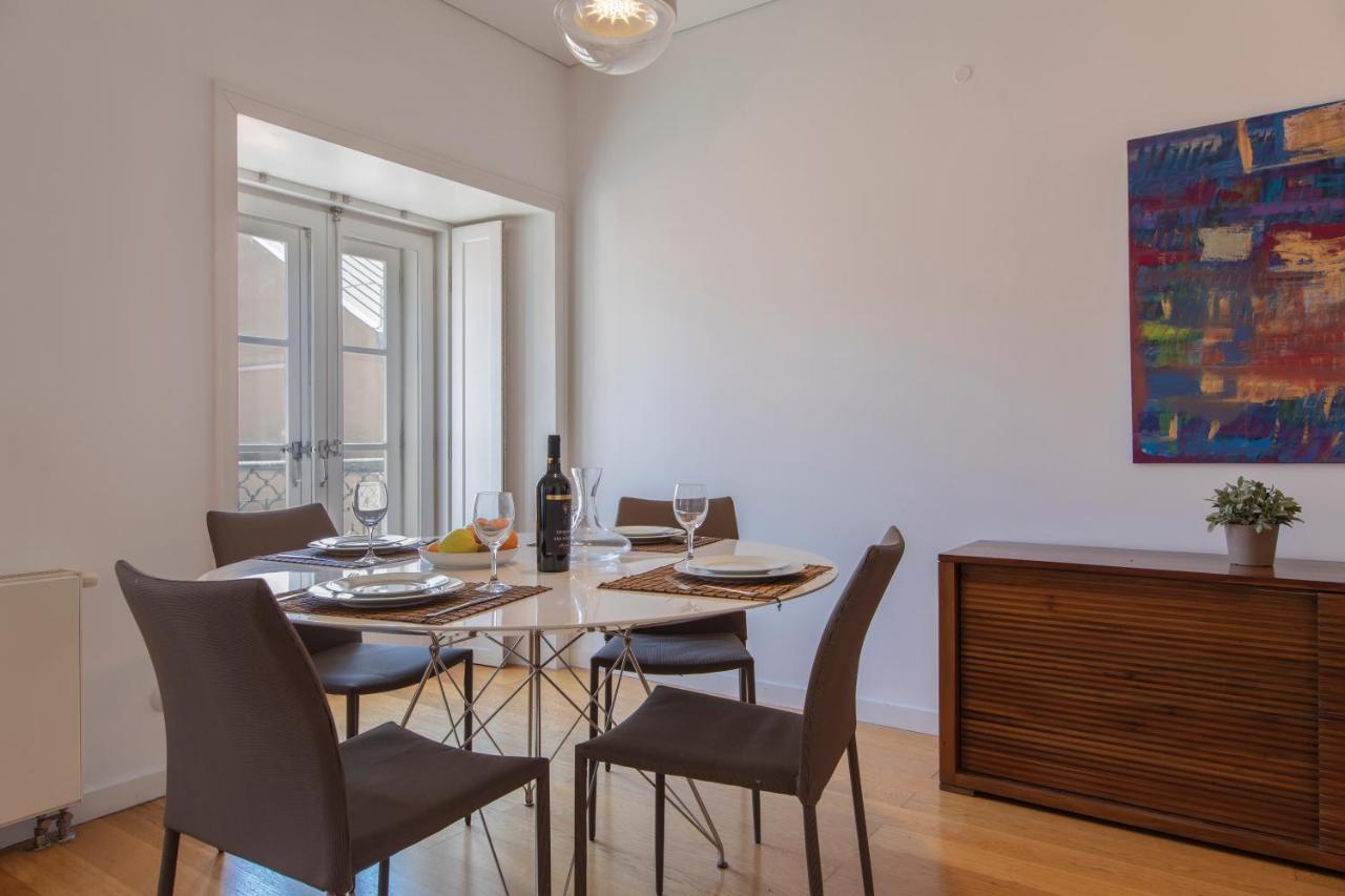 Downtown Apartment Santa Justa Lisbon Exterior photo